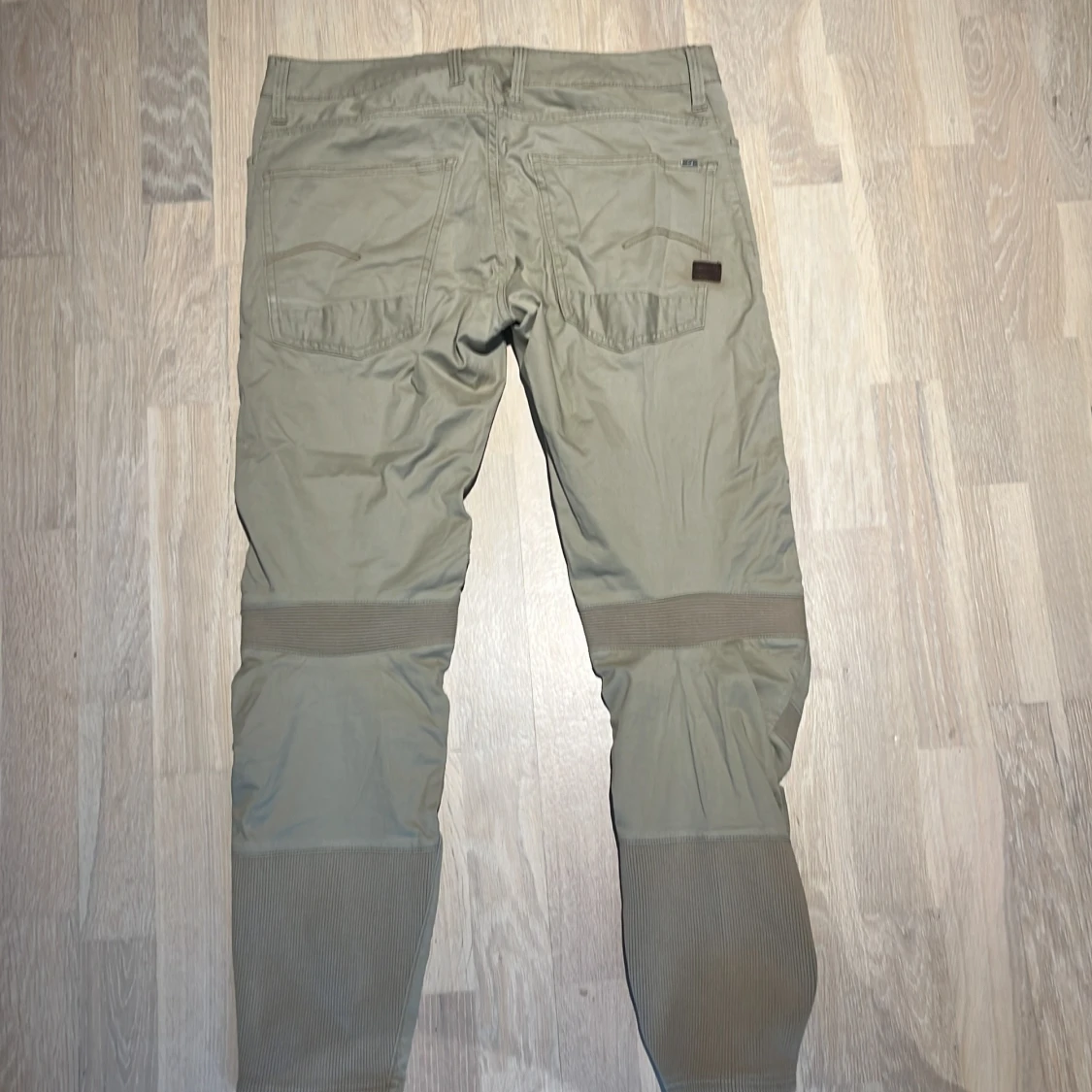 Beige byxor från G-Star RAW Motac Deconstructed - 1