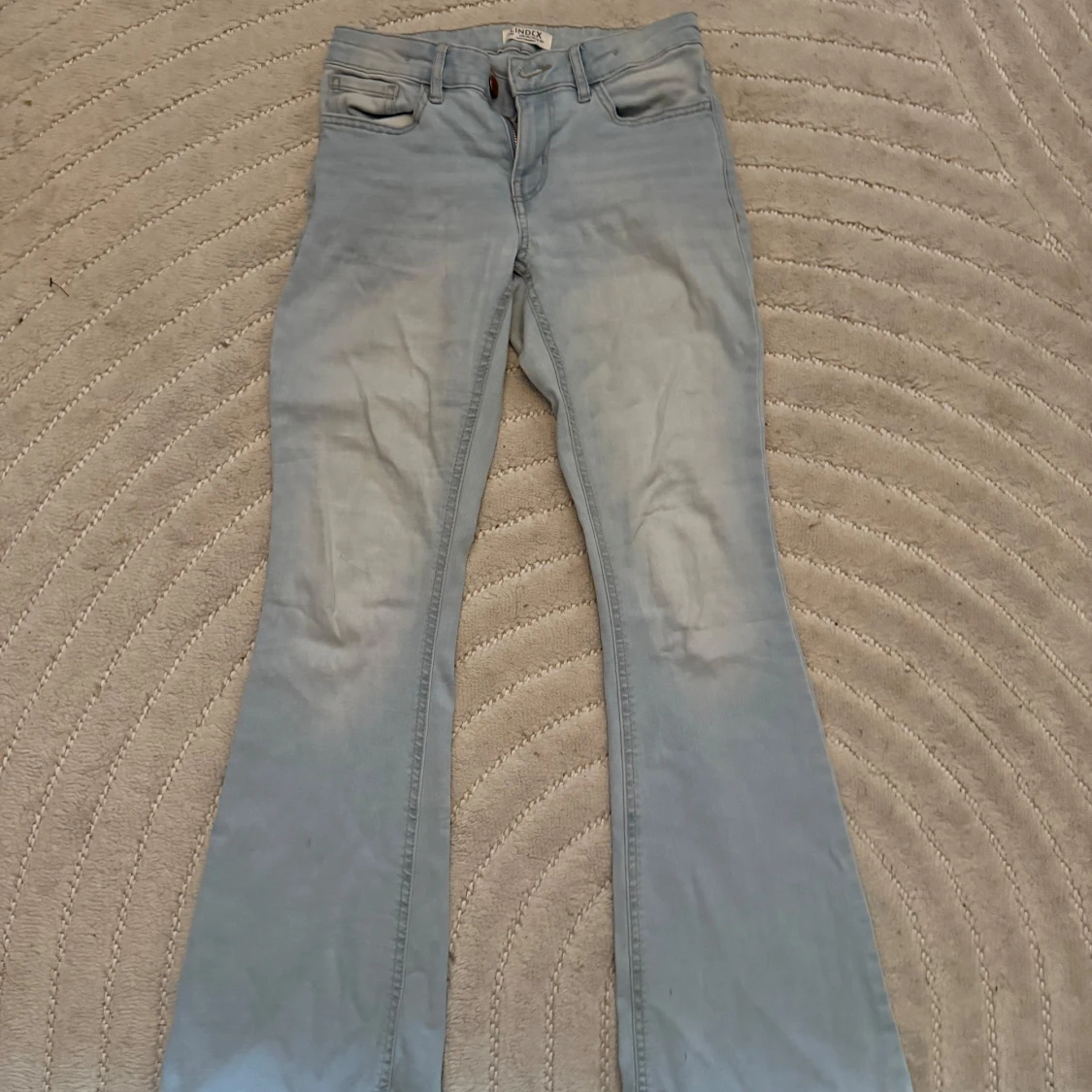 Ljusblå bootcut jeans från Lindex - 1