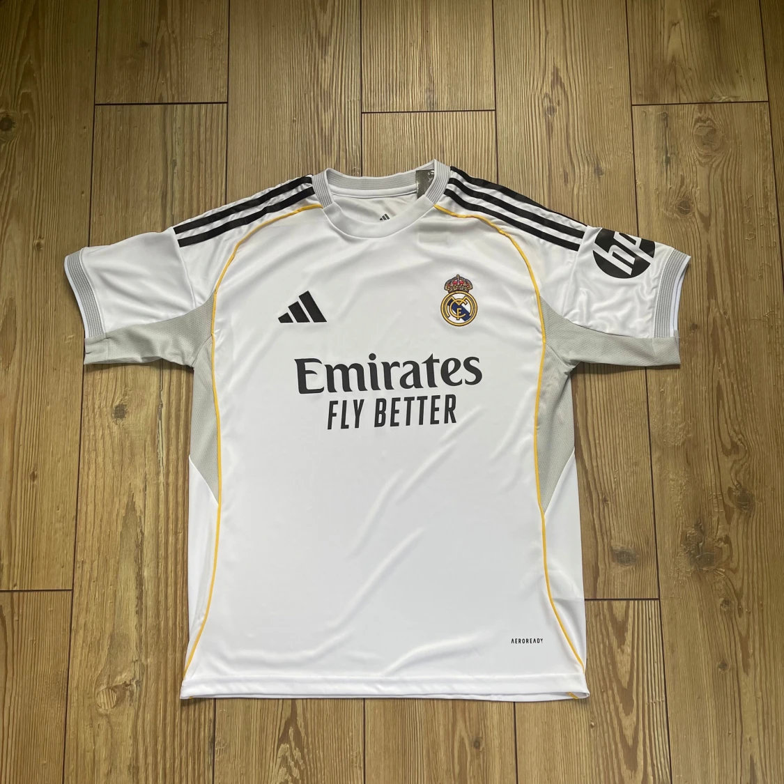 Real Madrid 25/26 Fotbollströja