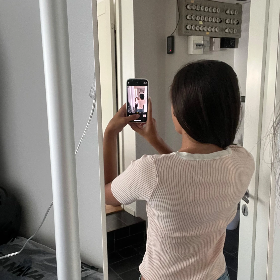 Ribbad vit topp från Divided - 1