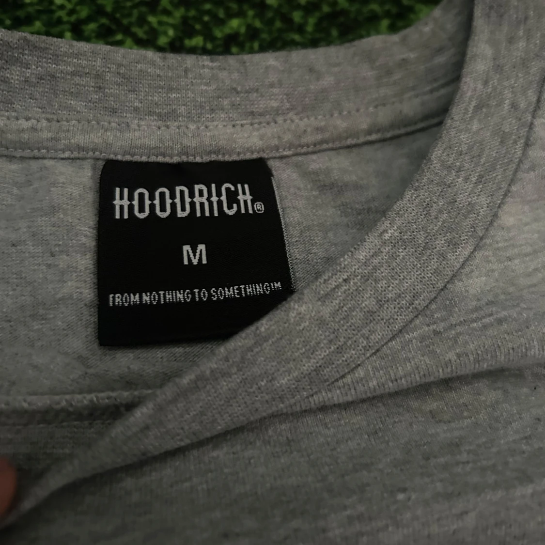 Grå och vit HOODRICH t-shirt - 3