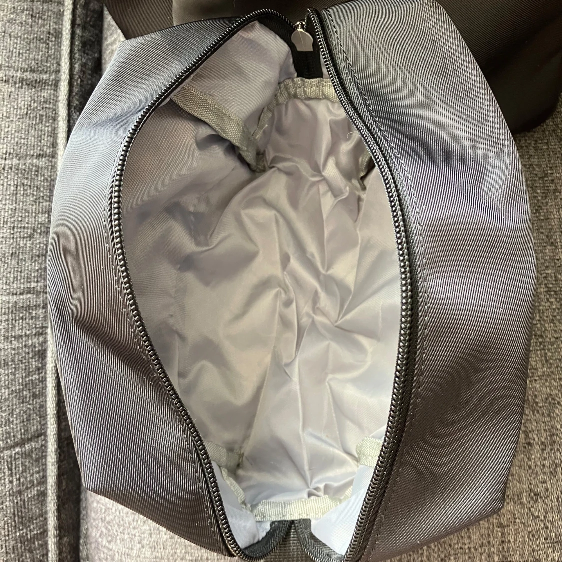 Svarta necessärer med quiltad detalj - 3