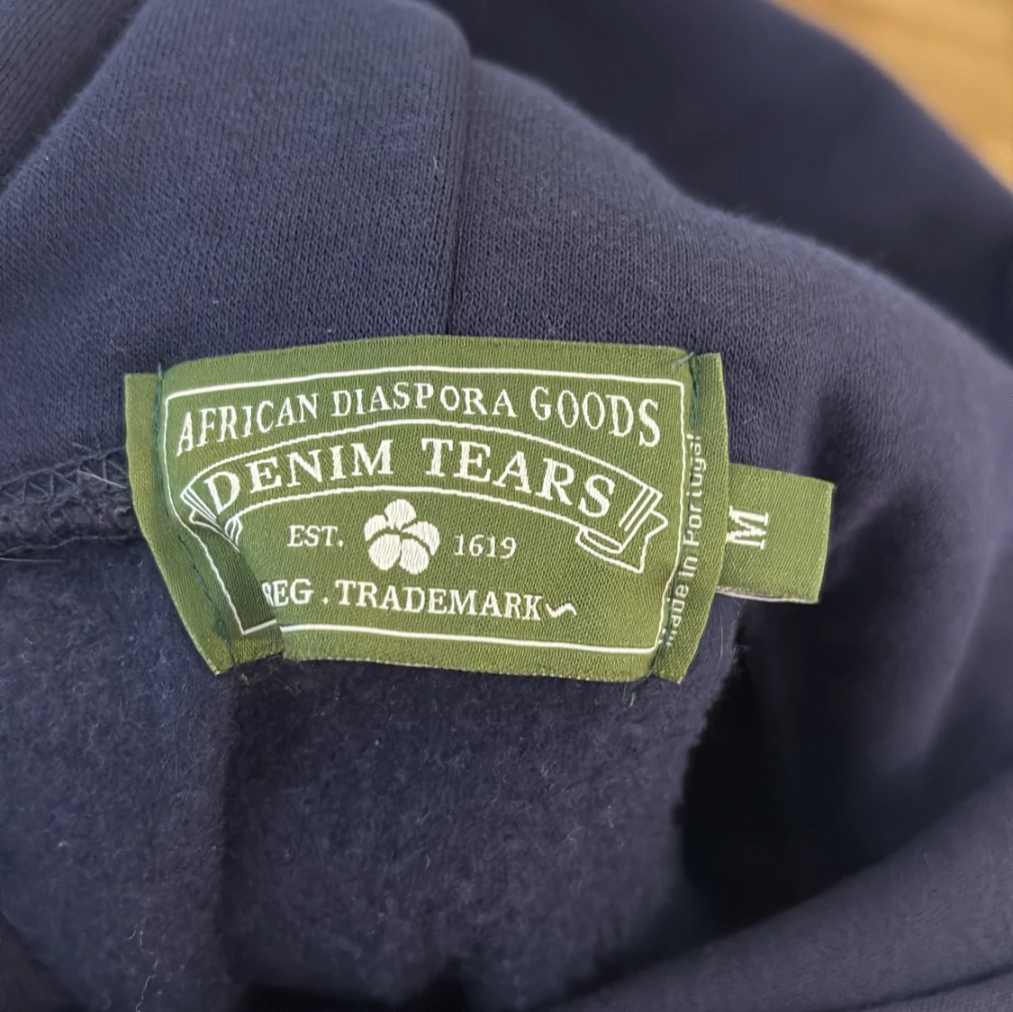 Blå hoodie med vita blommor Denim Tears - 3