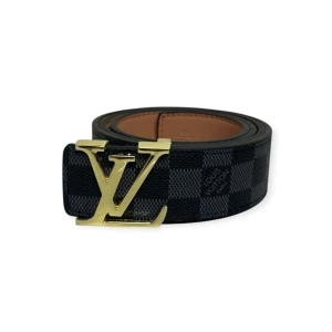 Louis Vuitton Bälte  - Helt nytt aldrig använt. Storlek 110cm. Kan frakta eller mötas i Stockholm. Postar inom 24 timmar