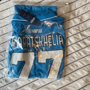 Napoli Kvaratskhelia Matchtröja - Napoli matchtröja Kvaratskhelia orginal helt ny