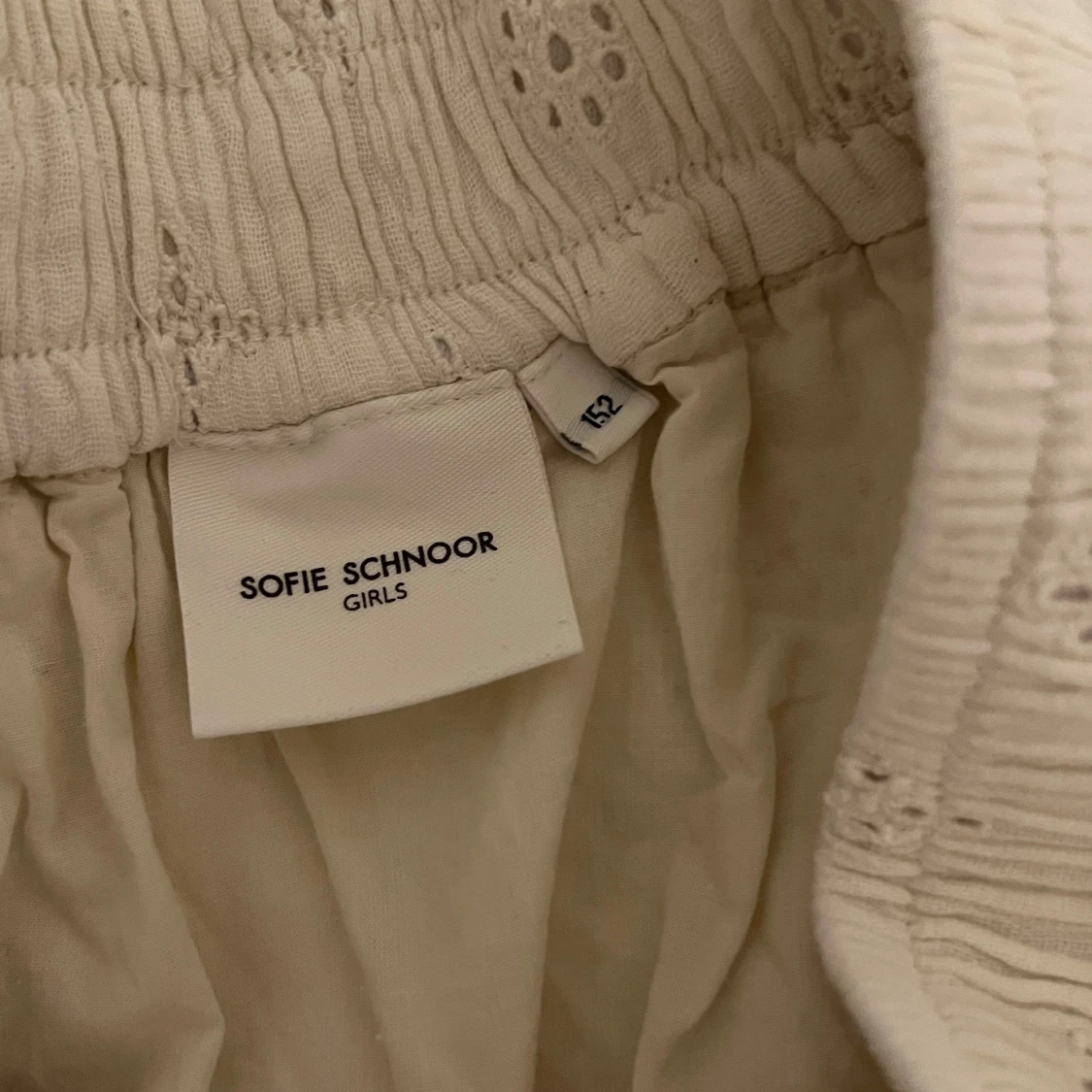 Vit broderad kjol Sofie Schnoor - 2