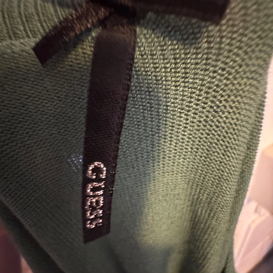 Grön stickad långklänning från Guess - 2