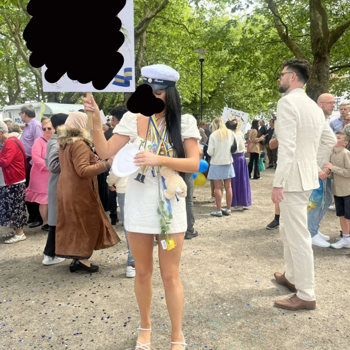 Studentklänning med öppen rygg