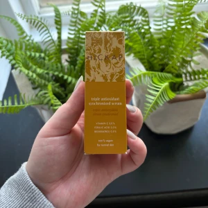 Hickap - Serum - OÖPPNAD!  Säljer pga vill inte ha någon ny hudvård just nu☺️ Men har hört väldigt mycket bra om det, beskrivning av produkten finns på bild 2! 