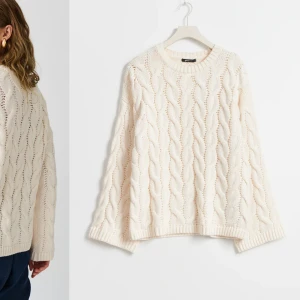 Storlek m - Kabelstickad tröja från Gina tricot i storlek m