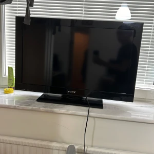 Sony Tv - Säljer min TV eftersom jag inte använder den längre, den fungerar perfekt inga konstigheter.
