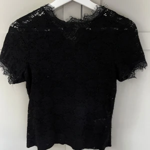 Festtopp - Perfekt festtopp! Lite sliten därav bra pris