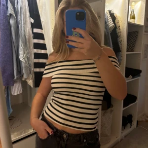 Zara topp - Topp från zara säljer för 60kr. Storlek S.