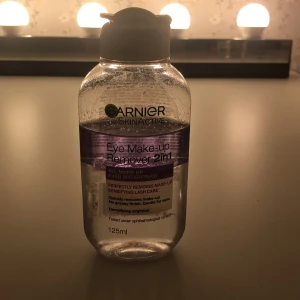 Makeup remover - Säljer denna jätte bra och knappt använda make up removern för 10 kr!😍 Den är jätte bra och återfuktar huden också!😘🥰  Kontakta om ni är intresserade!