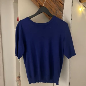 Stickad tröja  - Tröja från kaffe som använts få gånger och är som ny❤️ 