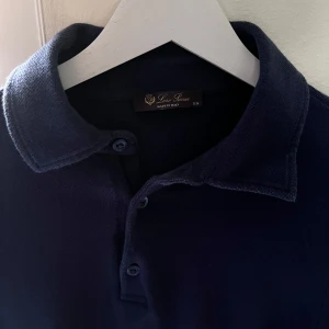 Loro piana tröja - Tröja från loro piana | Storlek xs men passar s, jag är 185 och den är lite kort för mig så passar lite kortare | Nypris 10k+