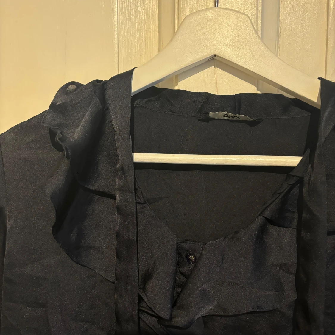 Satinskjorta med knyte  - 90