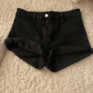 Jeans shorts!! - Super snygga kommer dock inte till användning. 🩷