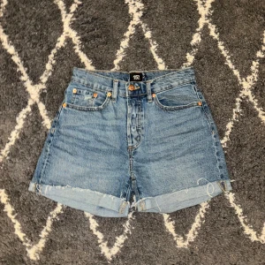 Blåa Shorts  - Ett par blåa shorts ifån lager 157. storlek Xs 