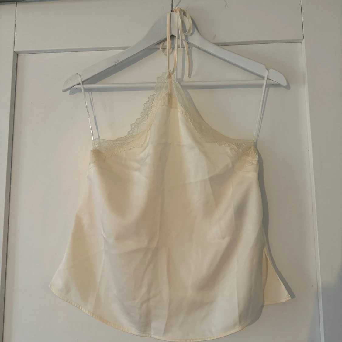 Halterneck topp med spets - 91