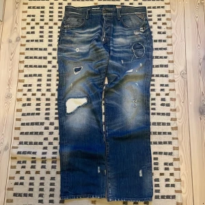 Blå jeansbyxor från Replay - Fetta custom replay jeans galet nice wash och slitningar ❤️❤️❤️