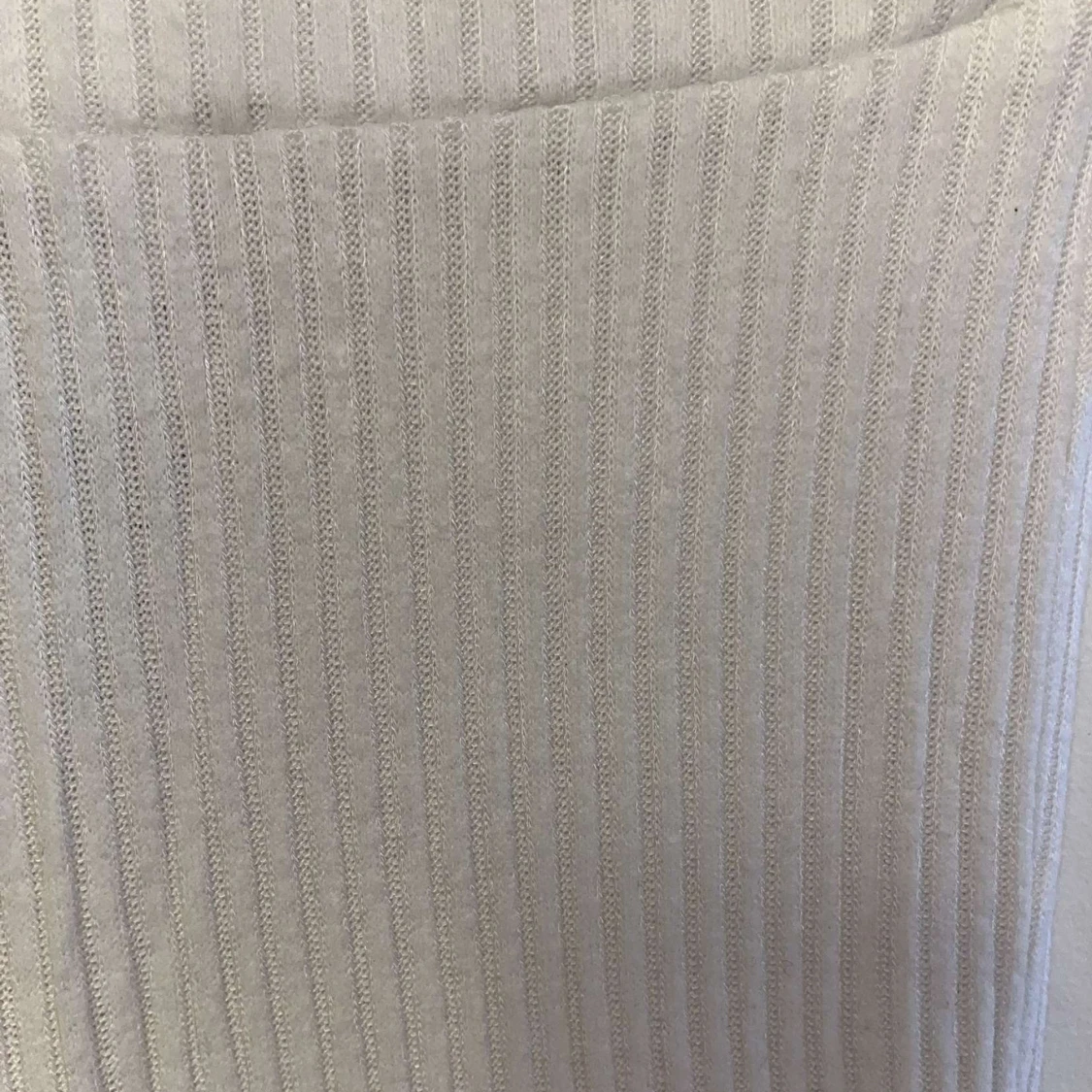 Vita ribbade byxor från Gina Tricot - 3