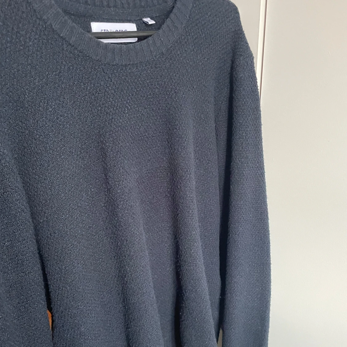 Mörkblå tröja från Strömberg - 1
