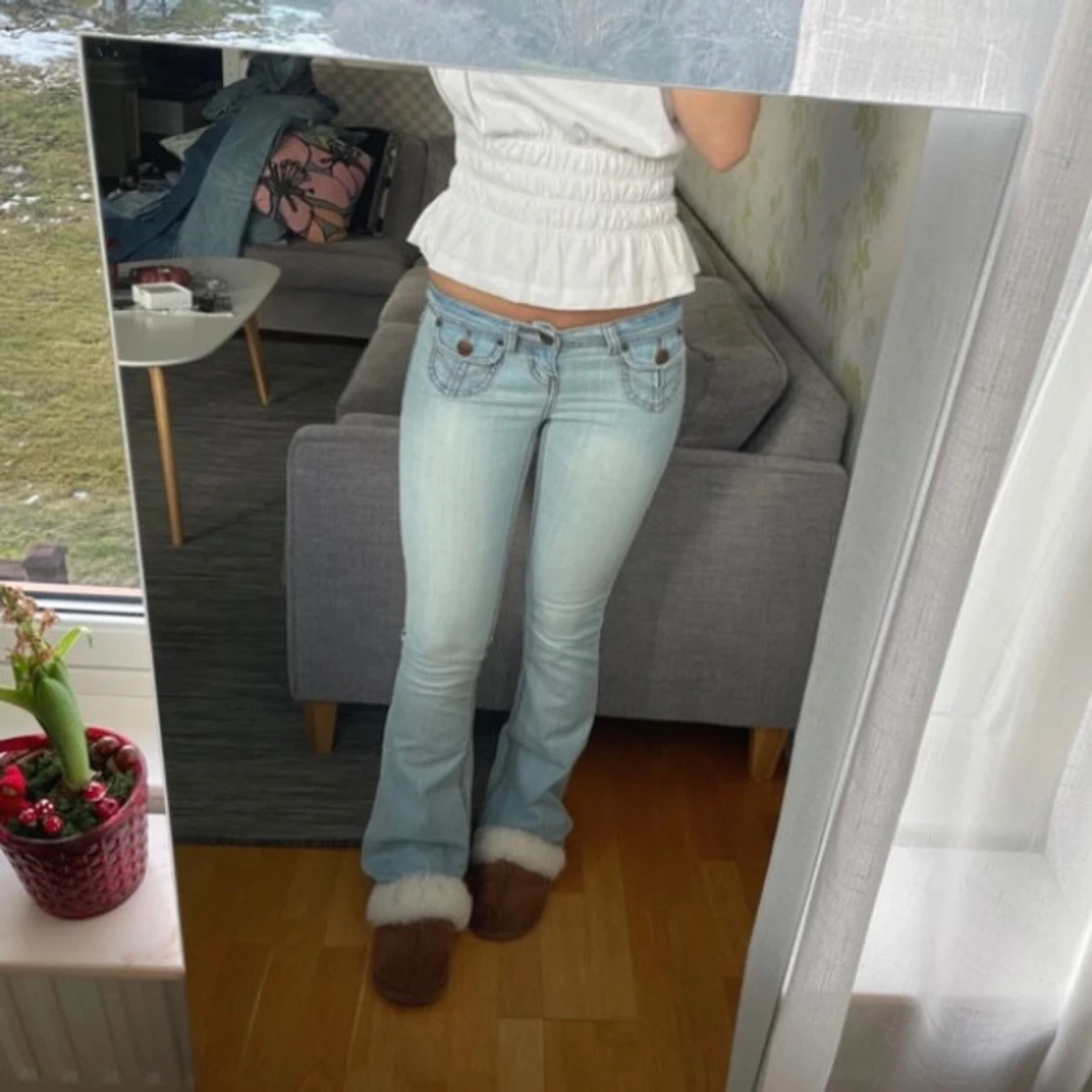 Ljusblå lowwaist bootcut jeans