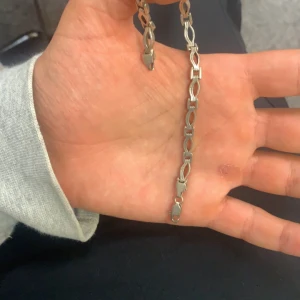  Riktigt Silver armband  - Jag har använt den i halvt år. Den är i super bra skick