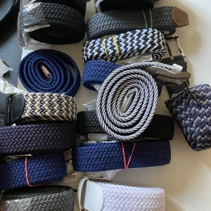 Flätade bälten - 1 bälte för 200. Kan göra bättre pris vid köp av mer än 1 bälte. Olika färger! Skriv vid fler bilder på ett speciellt bälte