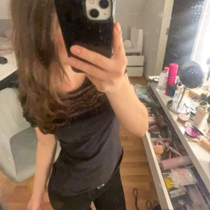 Spets T-shirt  - Spets T-shirt från h&m som ej säljs längre! Pris går att diskuteras