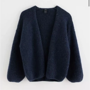 Populär Lindex kofta - Populära Lindex koftan i storlek M/L. Bra skick lite nopprig! Orginal pris 399kr