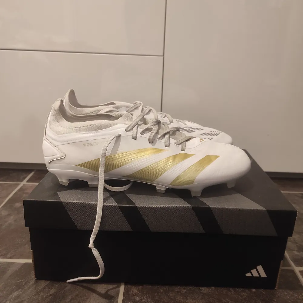 Adidas predator Pro fg. Använda i 3 veckor. Skor.