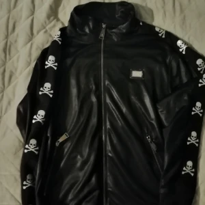 PHILIPP PLEIN XL - Jätte fin bra skick Endast swish betalning Köparen står för frakt 