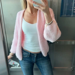 Rosa Lindex kofta  - Säljer den rosa slutsålda Lindex koftan! 💕