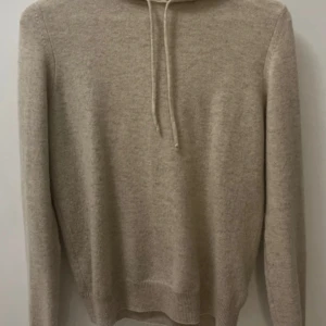 Sft goat hoodie - Super fin soft goat hoodie i 100% Kashmir, den är i väldigt bra skick🥰