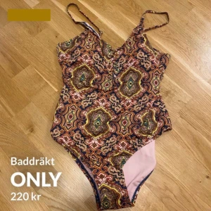 Baddräkt Nelly - Helt oanvänd  Storlek : L Original pris :  399kr Mitt pris : 190 