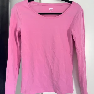 Långärmad tröja - Använd 2 gånger hel och fin!