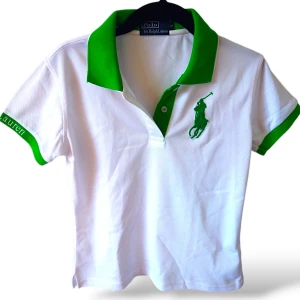 Polo Ralph Lauren polo  - Storlek L för barn. Passar mig som är dam xs. Rak modell. 