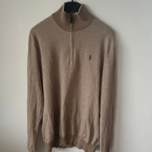 Ralph Lauren Half-zip - Ralph Lauren Half-zip | 8/10 skick |  nypris 2199kr | skriv om ni har bud elr några funderingar, tar även byten
