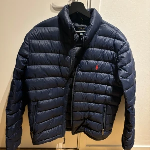 Ralph lauren jacka - Ralph lauren jacka | Storlek L kan passa större M | Nypris 4500kr | Pris kan diskuteras vid snabb affär 