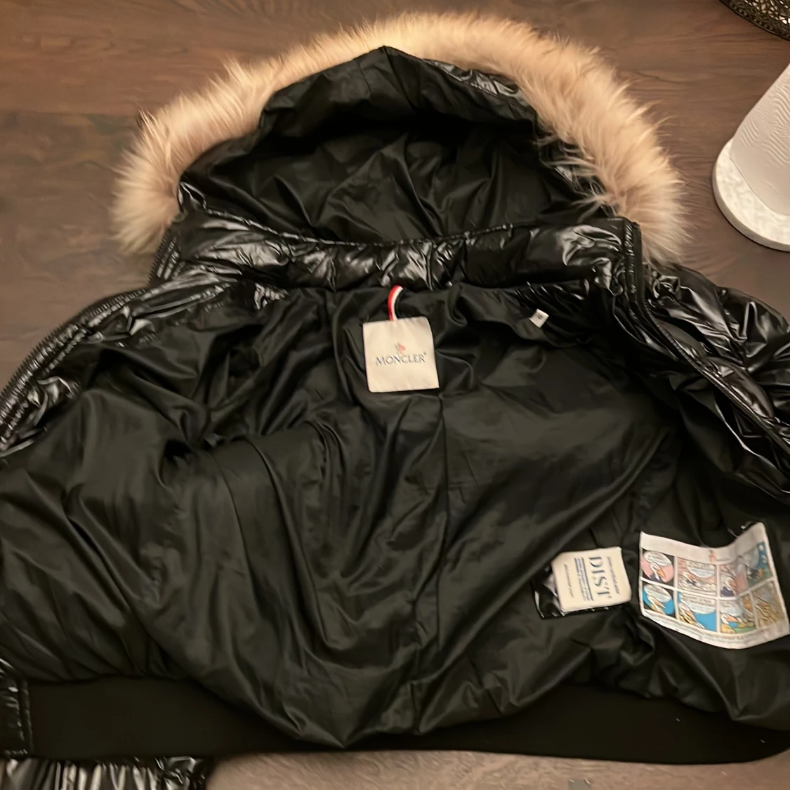 Svart dunjacka från Moncler - 2