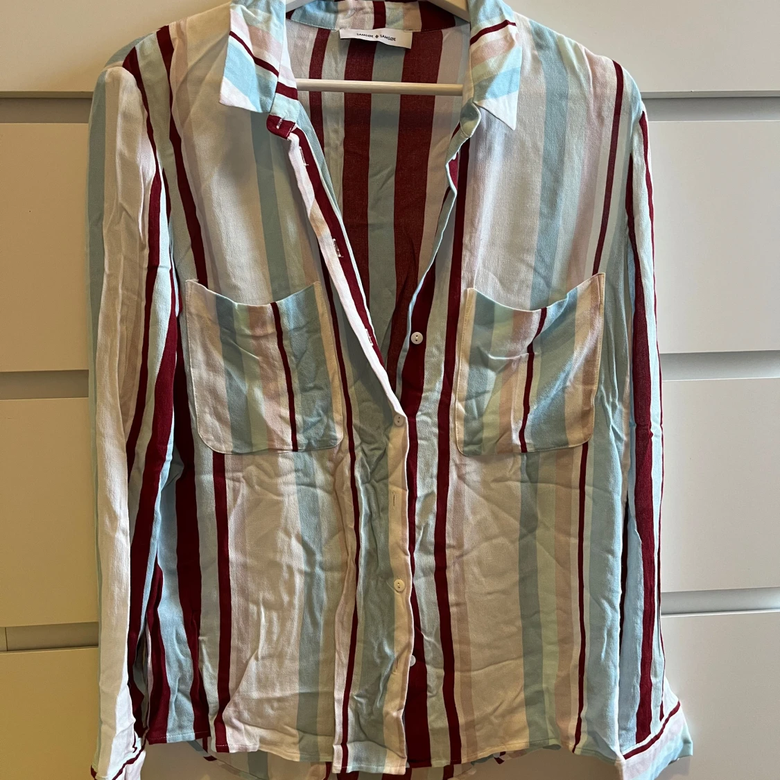 Randig skjorta med fickor från Samsøe & Samsøe