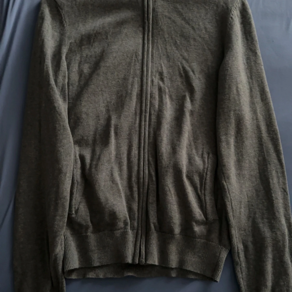 Svart och grå kofta med dragkedja - 2