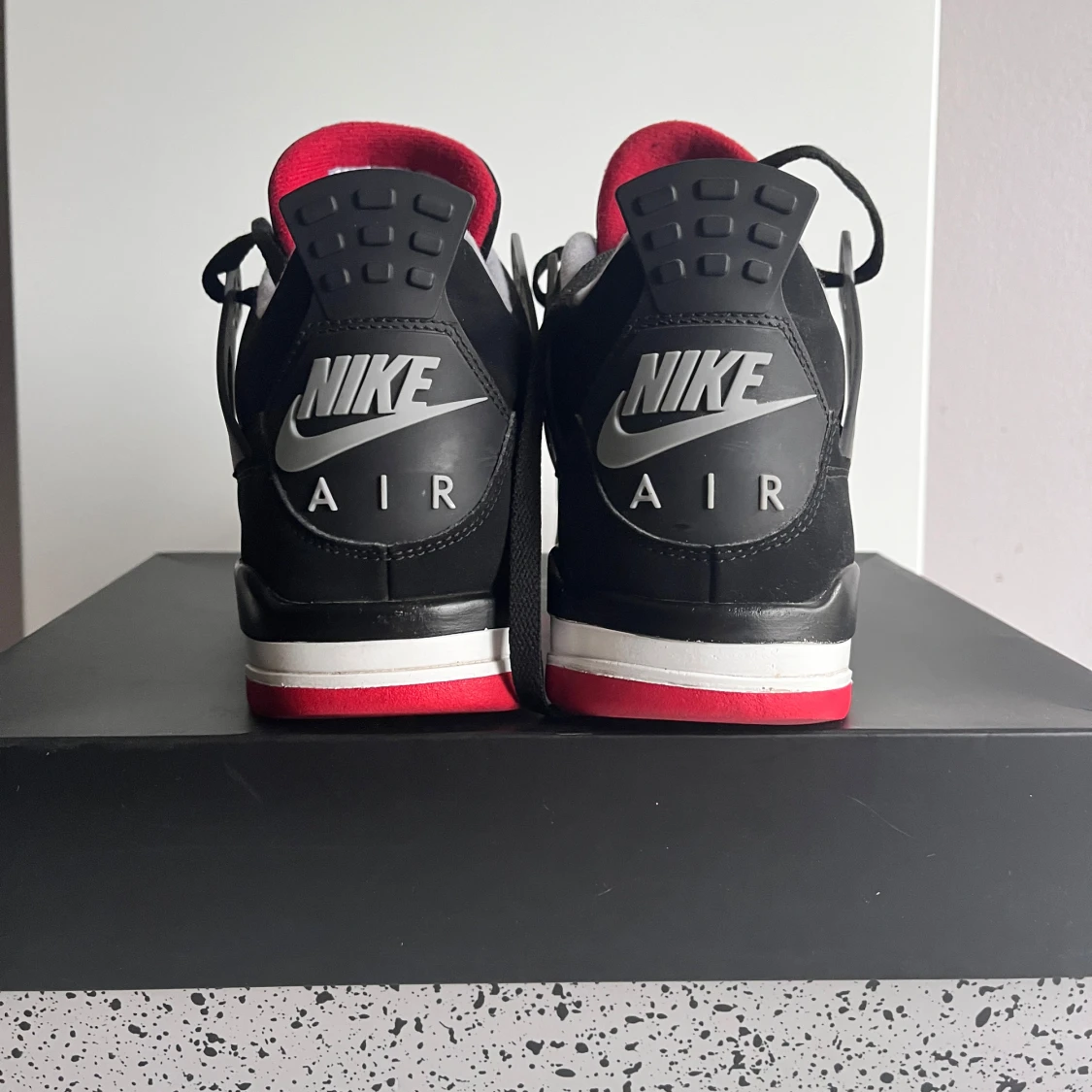 Nike Air Jordans 4 bred - 2