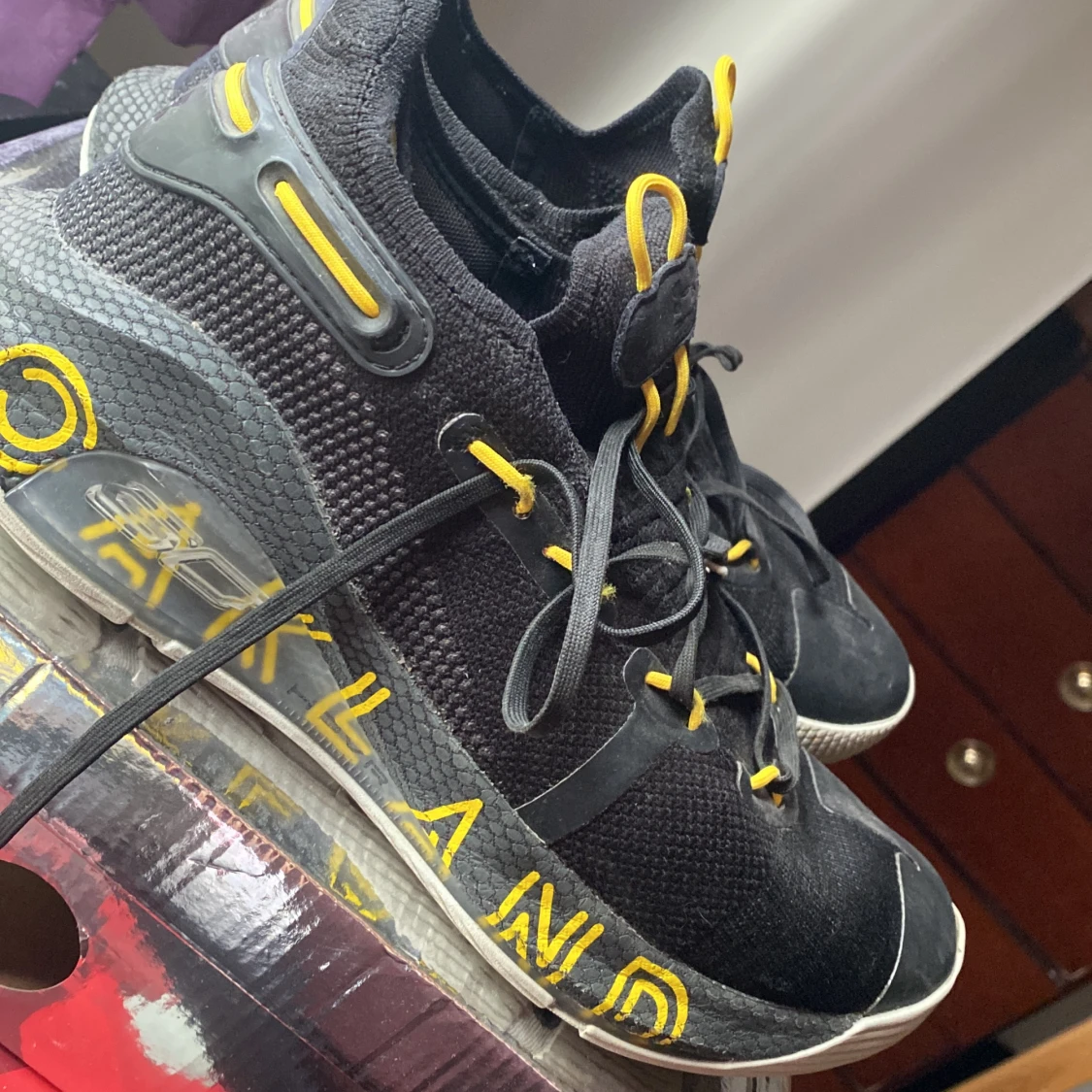 Curry lows, basketskor