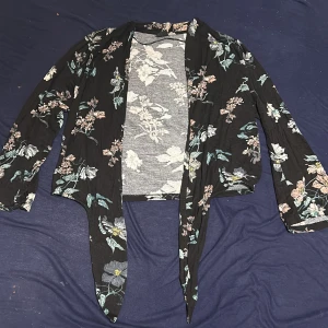 Gina tricot knytbar topp - Jättabra skick