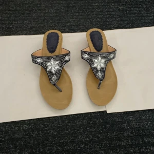 Sandaler med klack  -  Normal i storleken 