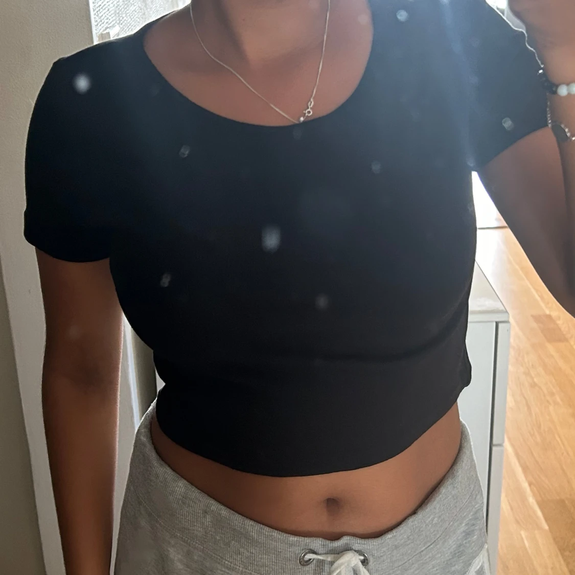 Svart croppad topp - 92