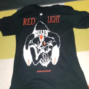 Rare Bladee Merch 2021 - Rare bladee merch från 2021 i storlek S. Perfekt skick, har sällan haft på mig den. Pris kan diskuteras skriv bara i PM. Behöves d mer bilder ba skriv